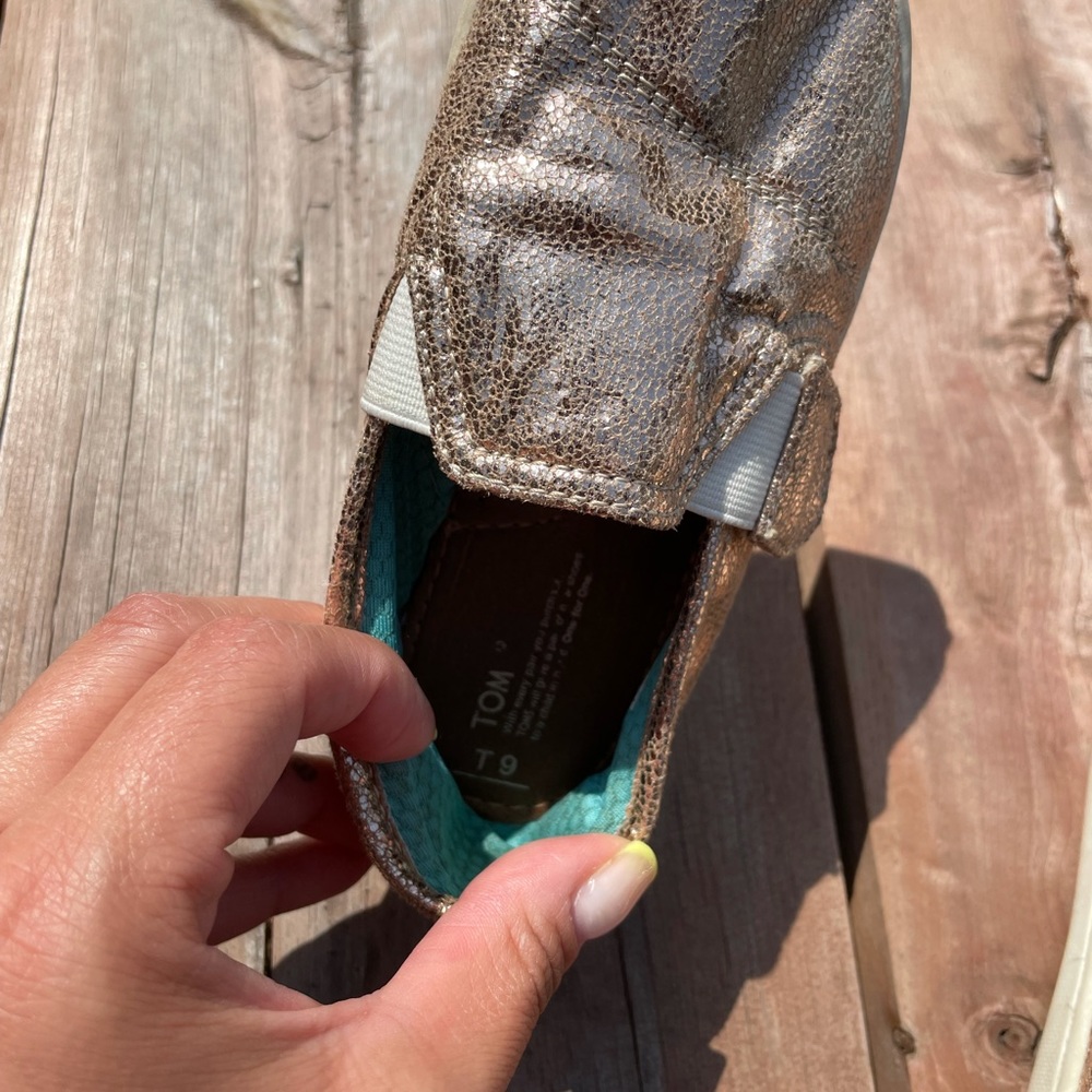 Toms Toddler shoes - Picture 2 of 4